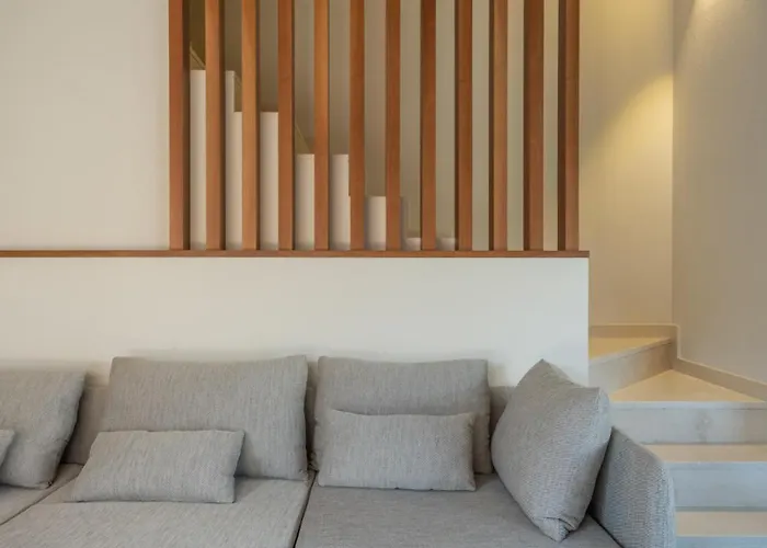 Onda 8, Emma Villa Santa Maria di Scacciano