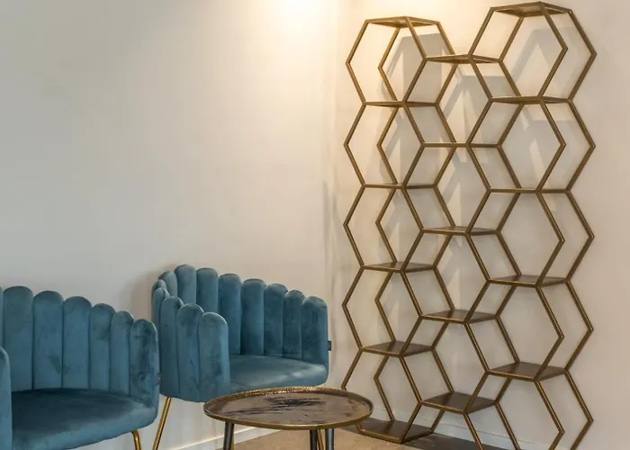 Onda 8, Emma Villa Santa Maria di Scacciano