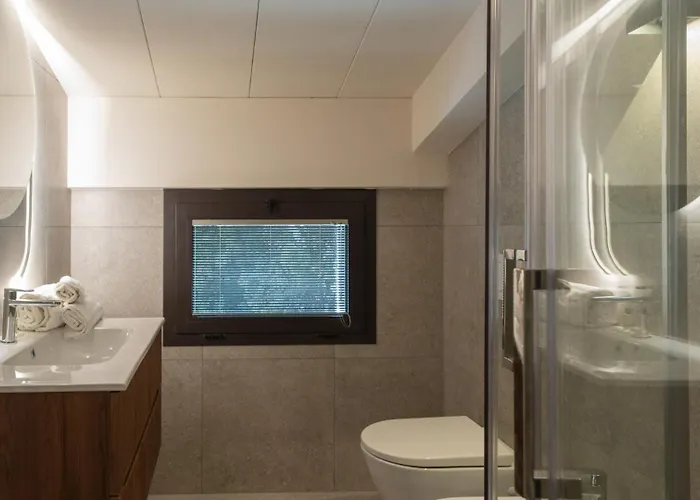 Onda 8, Emma Villa Santa Maria di Scacciano